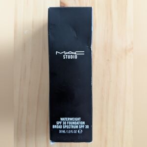 NIB MAC Studio Waterweight Spf 30 NC42  - MAC Cosmetics